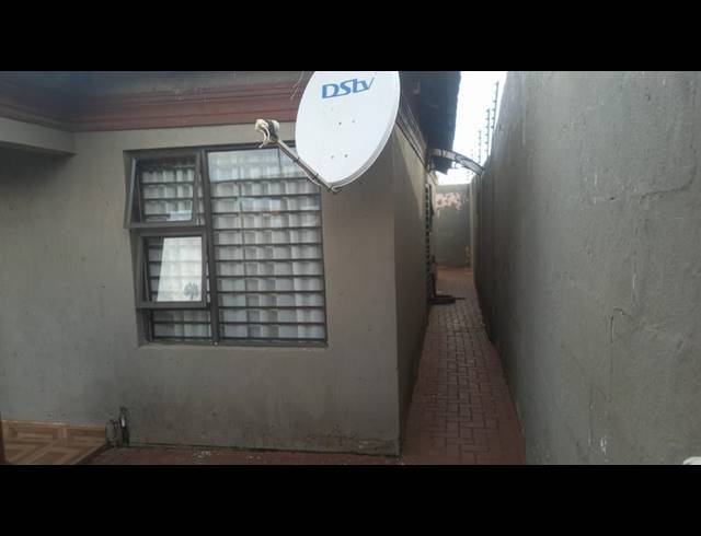 3 BEDROOM HOUSE FOR SALE IN KLIPSPRUIT WEST